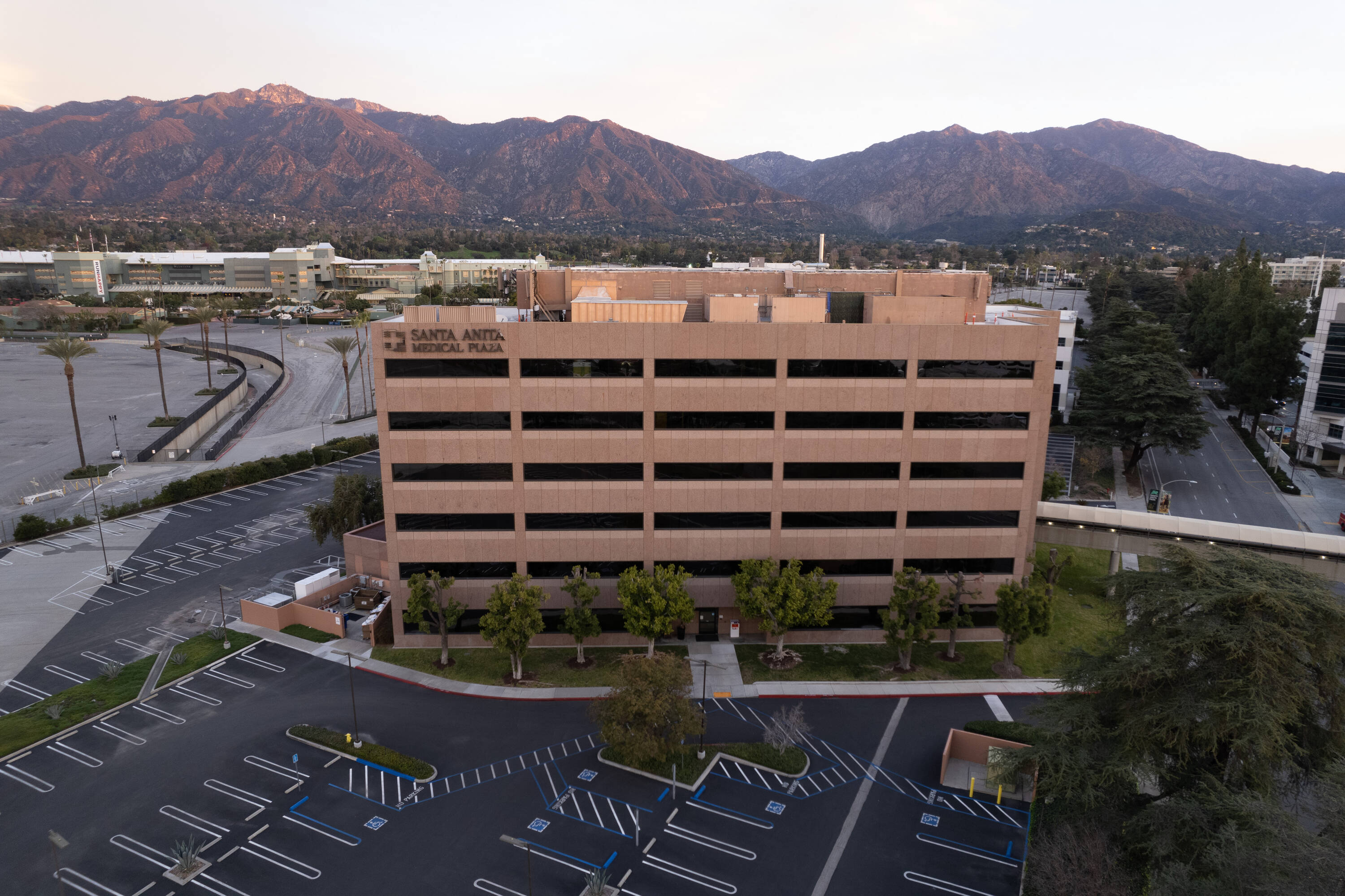 301 W Huntington Dr, Arcadia, CA 91007