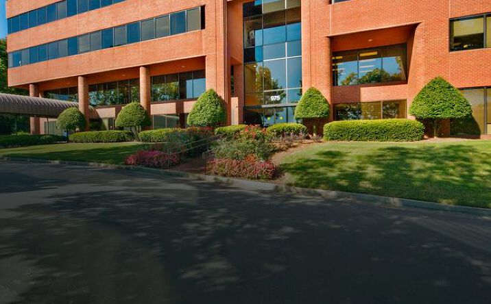 Pictures of Office property located at 975 Johnson Ferry Rd NE, Atlanta, GA 30342 for lease - image #1