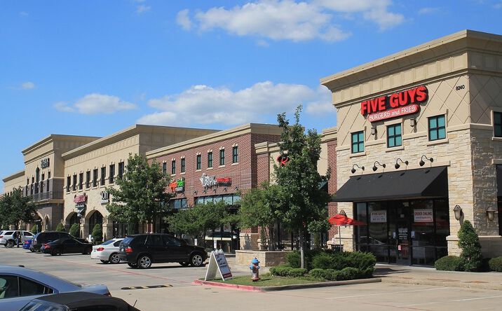 Pictures of Retail, Office property located at 8240 Preston Rd, Plano, TX 75024 for lease - image #1