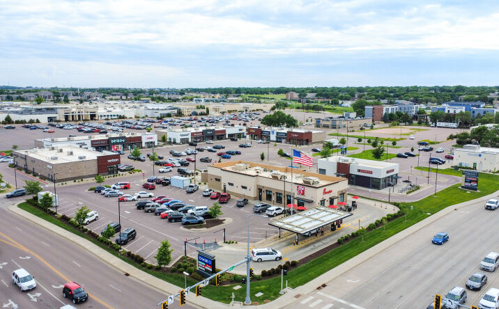 Pictures of Retail property located at 4101 W 41st St, Sioux Falls, SD 57106 for lease - image #1