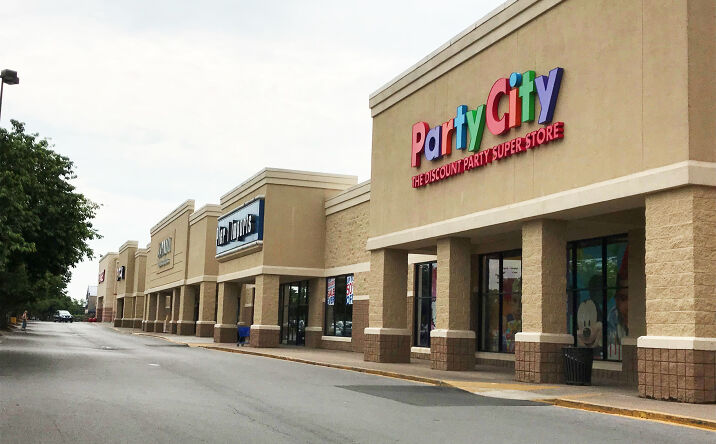 Pictures of Retail property located at 1911-2091 Old Fort Pkwy, Murfreesboro, TN 37129 for lease - image #1