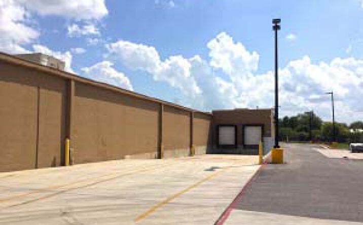 Pictures of Retail property located at 3847 Pleasanton Rd, San Antonio, TX 78221 for lease - image #1