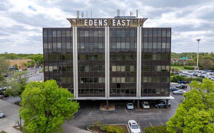 Pictures of Office property located at 6160 N Cicero Ave, Chicago, IL 60646 for lease - image #1