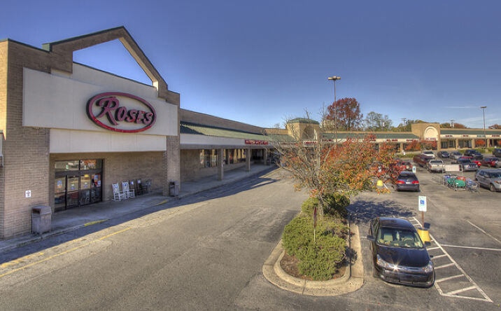 Pictures of Retail, Restaurant property located at 3747 Farmington Dr, Greensboro, NC 27407 for lease - image #1
