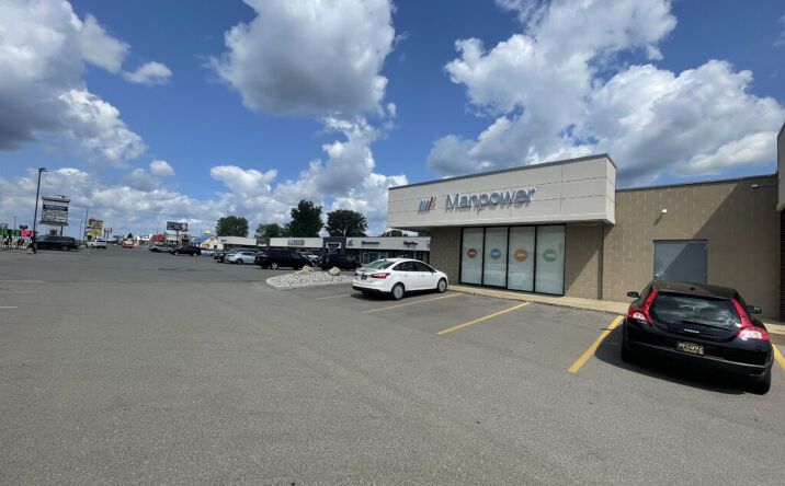 Pictures of Retail property located at 2889 28th St SE, Kentwood, MI 49512 for lease - image #1