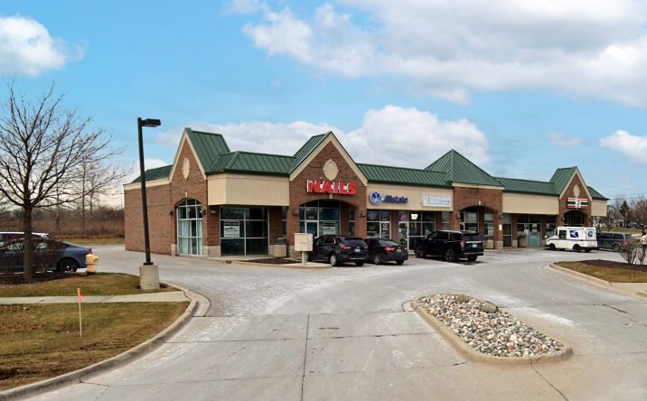 Pictures of Retail property located at 52939 Gratiot Ave, New Baltimore, MI 48051 for lease - image #1