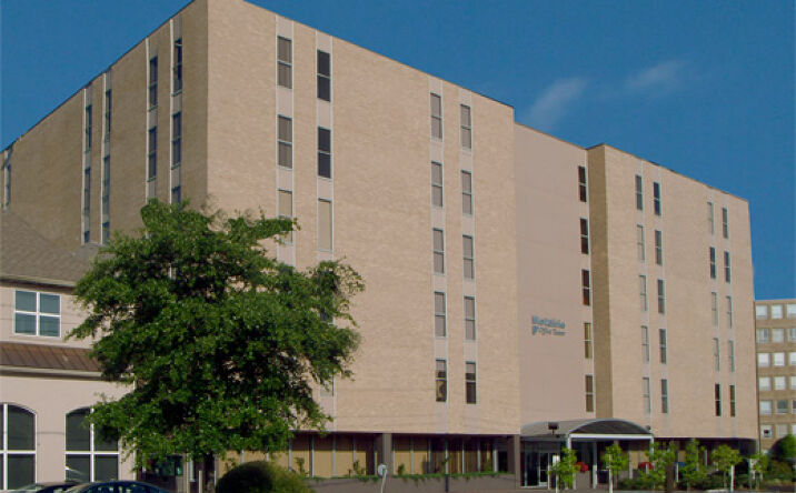 Pictures of Office property located at 433 Metairie Rd, Metairie, LA 70005 for lease - image #1