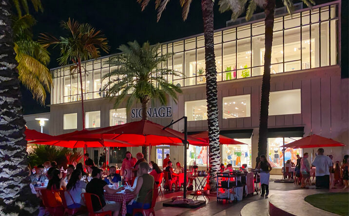 Pictures of Retail property located at 701 Lincoln Rd, Miami Beach, FL 33139 for lease - image #1