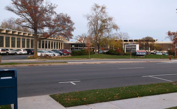 Pictures of Office property located at 7301 Lincoln Ave, Lincolnwood, IL 60712 for lease - image #1