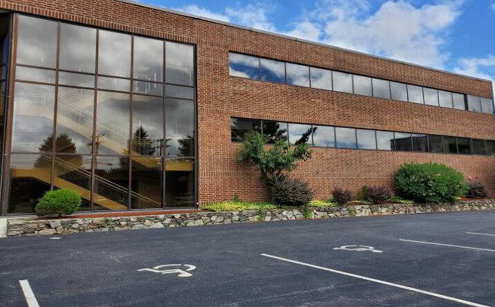 Pictures of Office property located at 6 Trafalgar Square, Nashua, NH 03063 for sales - image #1