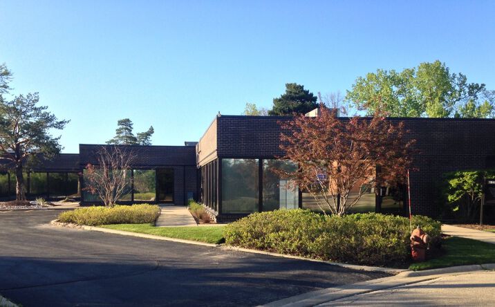 Pictures of Office property located at 1845 Oak St, Northfield, IL 60093 for lease - image #1