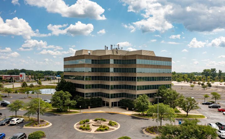 Pictures of Office property located at 4801 Southwick Dr, Matteson, IL 60443 for lease - image #1
