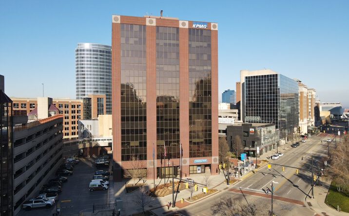 Pictures of Office property located at 99 Monroe Ave NW, Grand Rapids, MI 49503 for lease - image #1