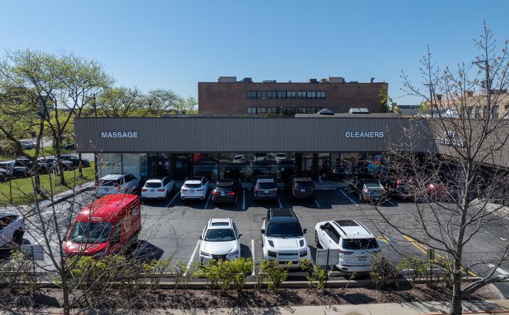 Pictures of Retail property located at 1930 1st St, Highland Park, IL 60035 for lease - image #1