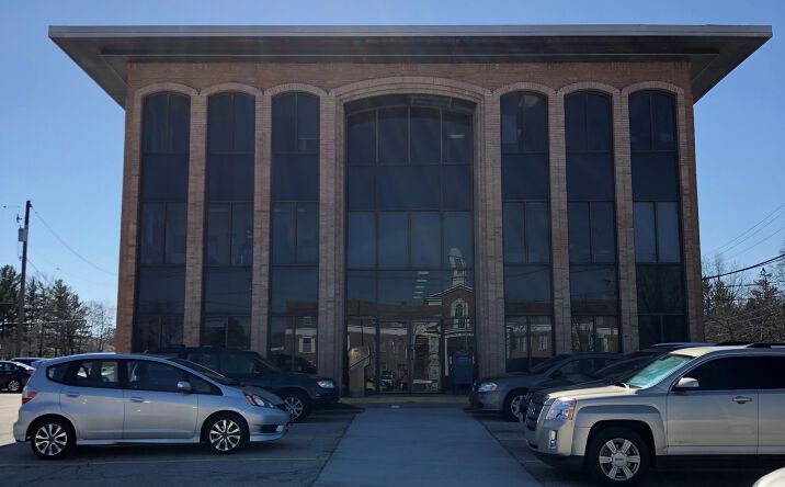 Pictures of Office property located at 5010 Mayfield Rd, Lyndhurst, OH 44124 for lease - image #1