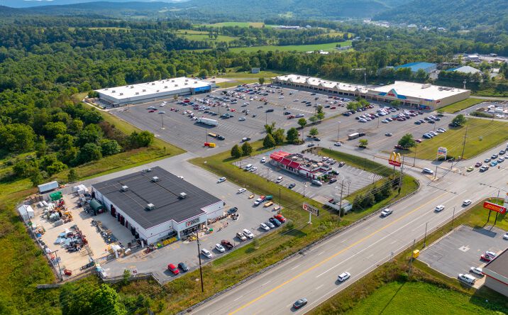 Pictures of Retail property located at 26 Bedford Square Plaza, Everett, PA 15537 for lease - image #1
