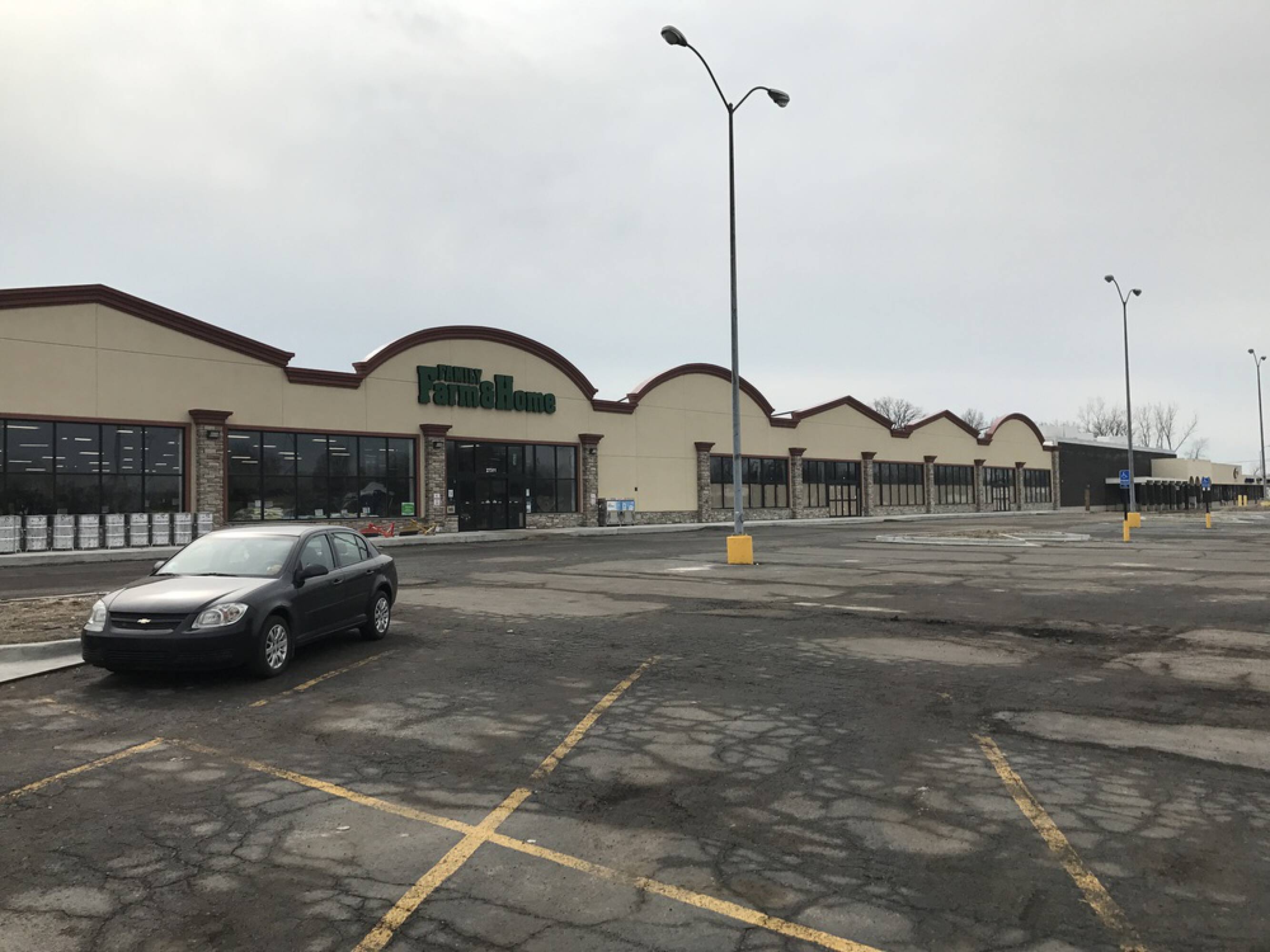 2731327419 Telegraph Road, Flat Rock, MI 48134