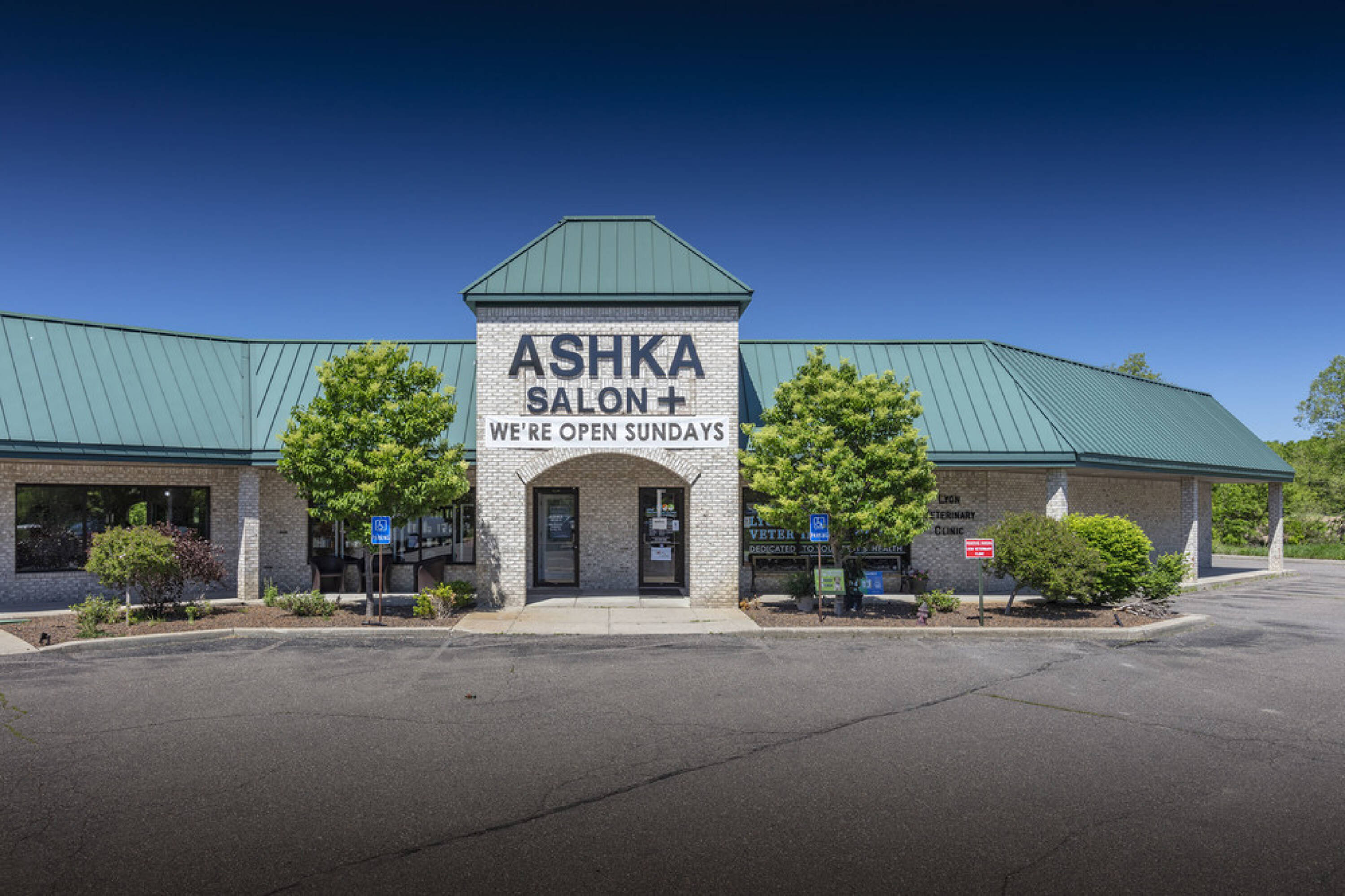 21204 Pontiac Trail South, South Lyon, MI 48178