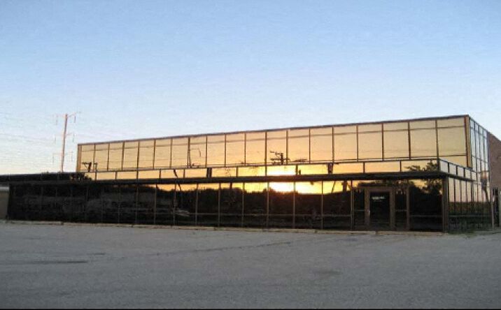 Pictures of Office property located at 1725 N Lewis Ave, Waukegan, IL 60085 for lease - image #1