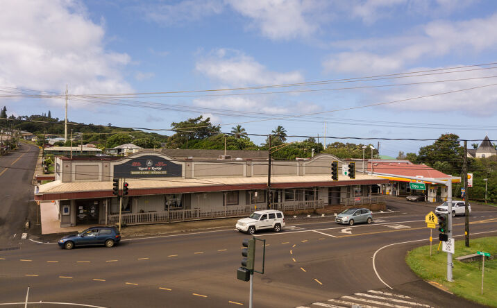 Pictures of Retail property located at 2-2436 Kaumualii Hwy, Kalaheo, HI 96741 for lease - image #1