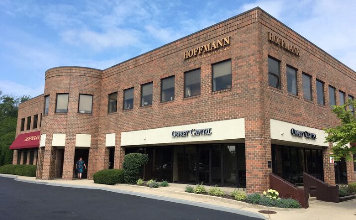 Pictures of Office property located at 825 Green Bay Rd, Wilmette, IL 60091 for lease - image #1
