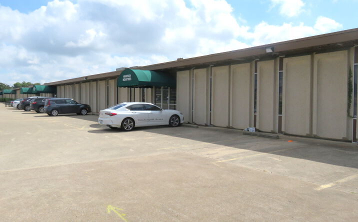 Pictures of Office property located at 3947 E Loop 820 S, Fort Worth, TX 76119 for lease - image #1