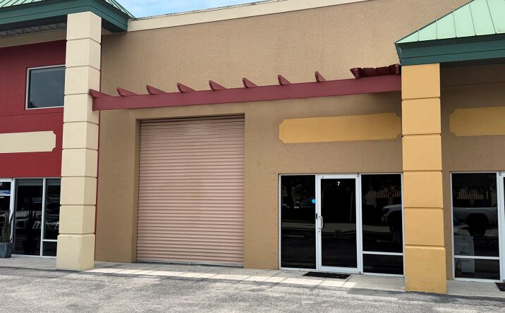 Pictures of Industrial property located at 1040 Collier Center Way, Naples, FL 34110 for lease - image #1