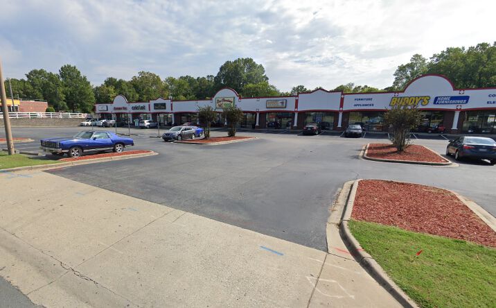 Pictures of Retail property located at 1701-1725 N Church St, Burlington, NC 27217 for lease - image #1