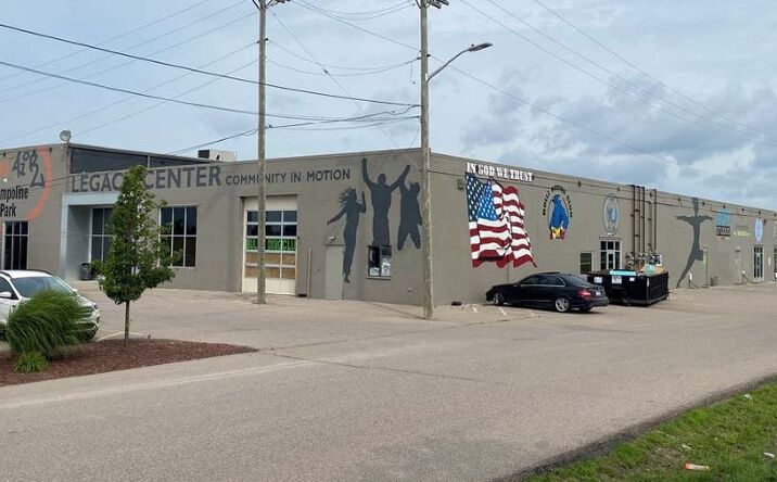 Pictures of Retail property located at 925 N Lapeer Rd, Oxford, MI 48371 for lease - image #1