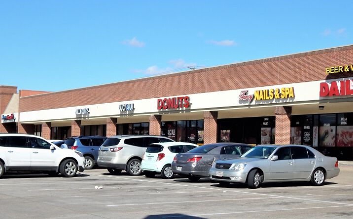 Pictures of Retail property located at 900 N Polk St, DeSoto, TX 75115 for lease - image #1