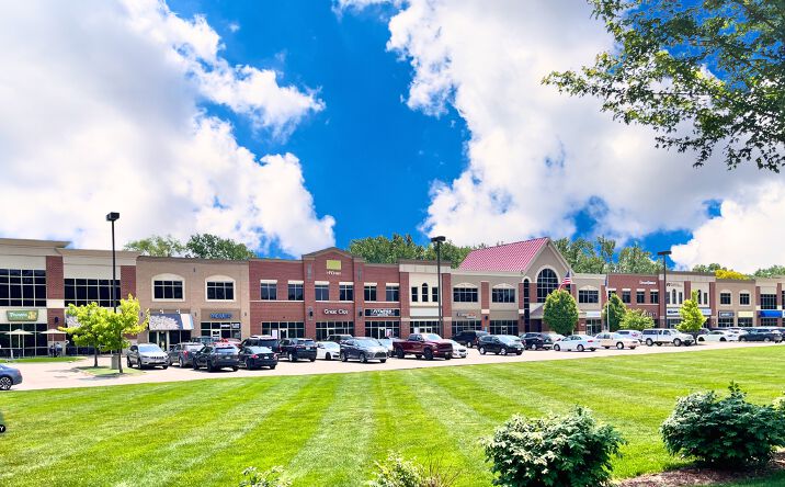 Pictures of Retail, Office property located at 5525 Merle Hay Rd, Johnston, IA 50131 for lease - image #1