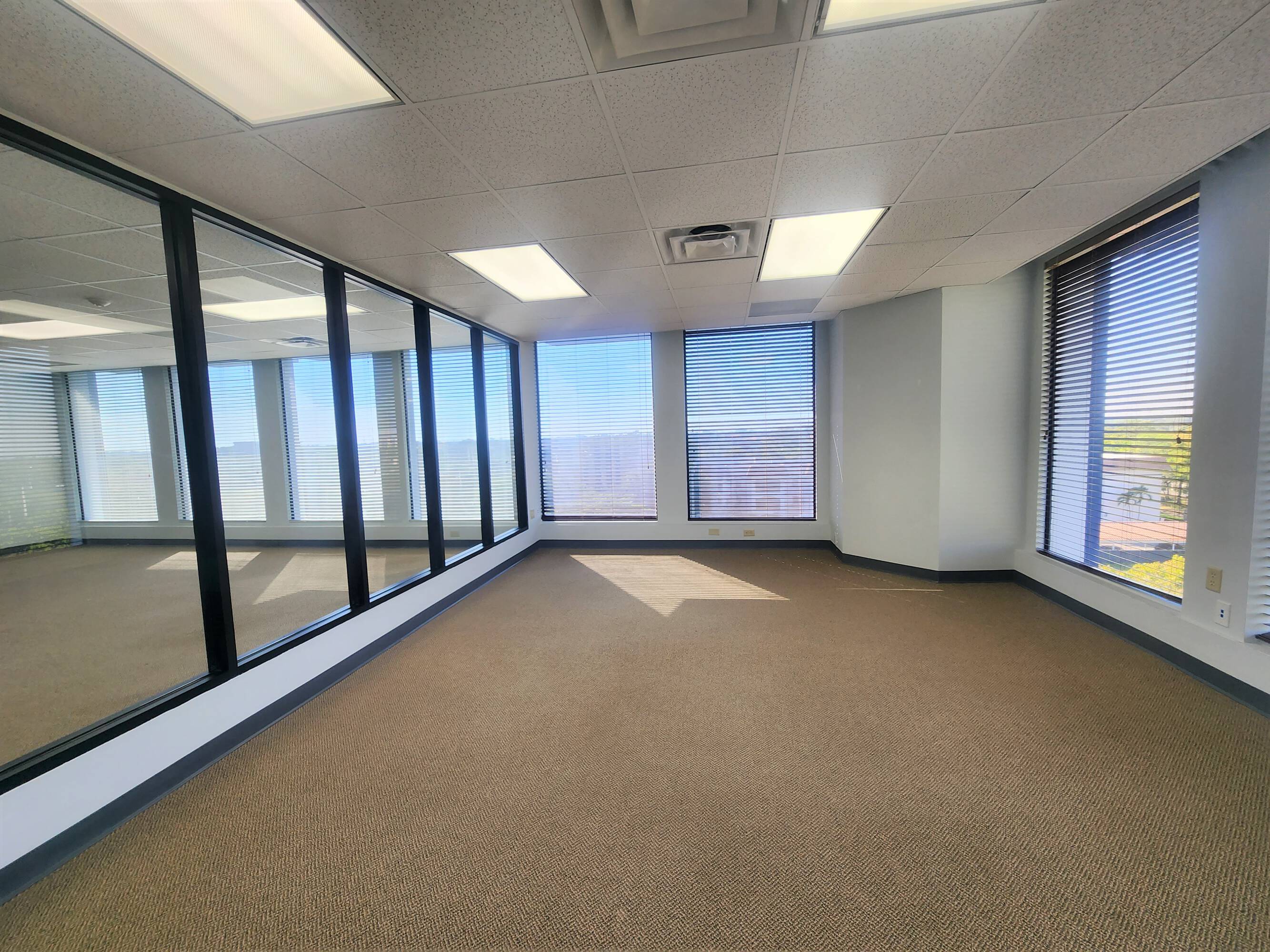Off Lease Only Broward Location 83 - y9amyq9