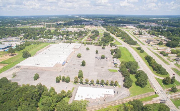 Pictures of Industrial property located at 1229 NW Evangeline Throughway, Lafayette, LA 70501 for lease - image #1