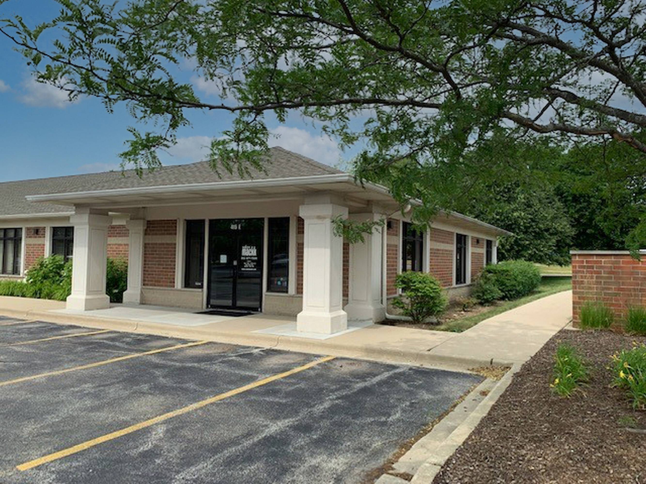 415 Congress Pkwy, Crystal Lake, IL 60014 Office Space for Lease