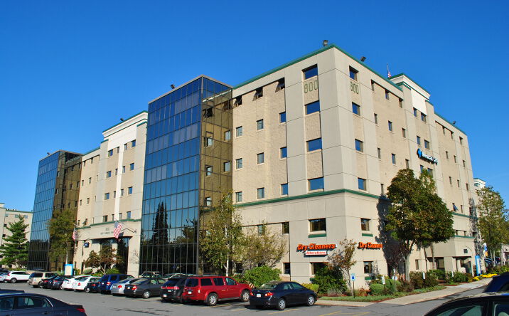 Pictures of Office property located at 800 W Cummings Park, Woburn, MA 01801 for lease - image #1