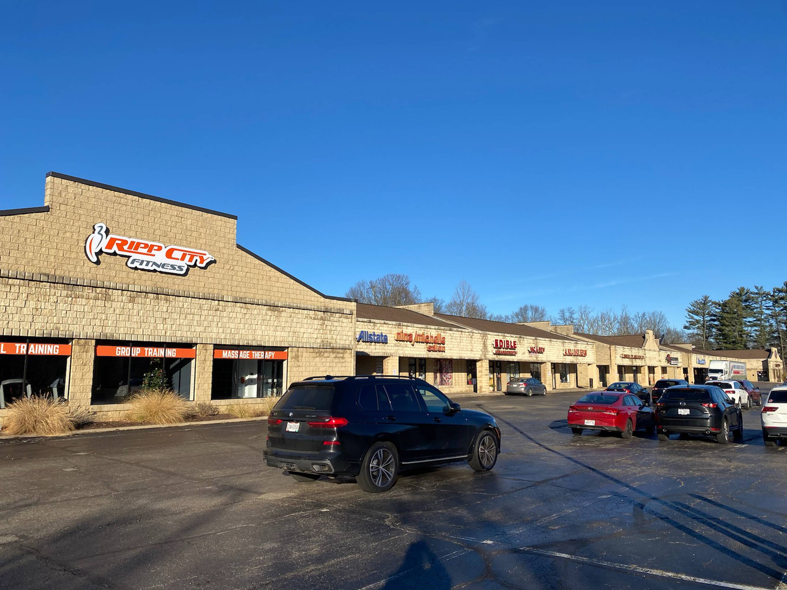 9224 Darrow Road, Twinsburg, OH 44087