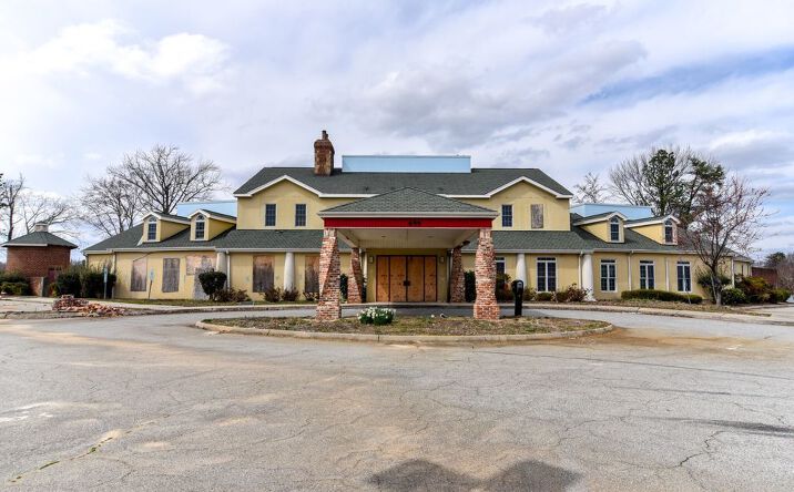 Pictures of Retail property located at 699 E Cone Blvd, Greensboro, NC 27405 for lease - image #1