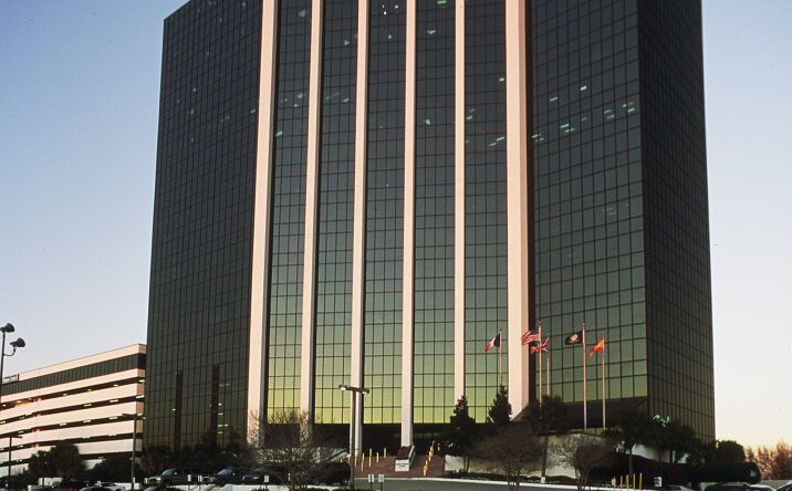 Pictures of Office property located at 111 Veterans Memorial Blvd, Metairie, LA 70005 for lease - image #1