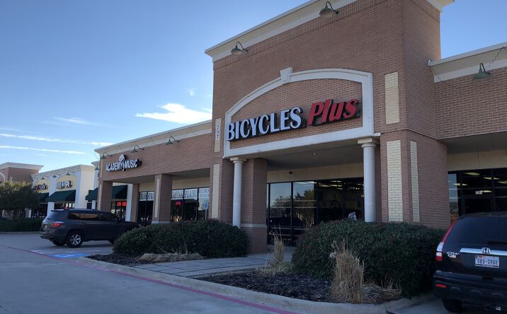 Pictures of Retail property located at 773 S MacArthur Blvd, Coppell, TX 75019 for lease - image #1