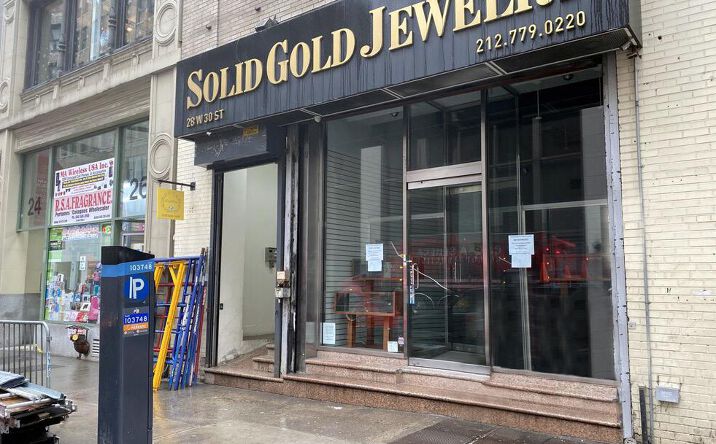 Pictures of Retail property located at 28 W 30th St, New York, NY 10001 for lease - image #1