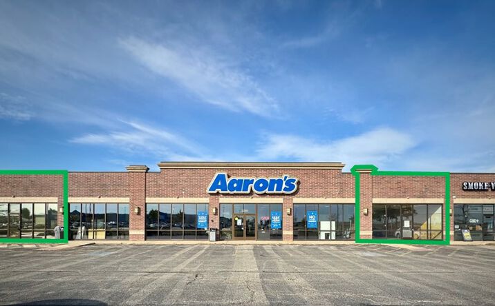 Pictures of Retail, Restaurant property located at 2294 Gateway Center Dr, Belvidere, IL 61008 for lease - image #1