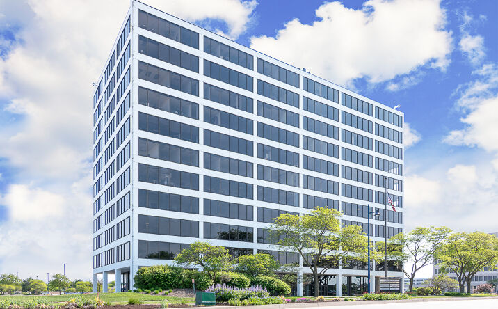 Pictures of Retail, Office property located at 1701 Woodfield Rd, Schaumburg, IL 60173 for lease - image #1