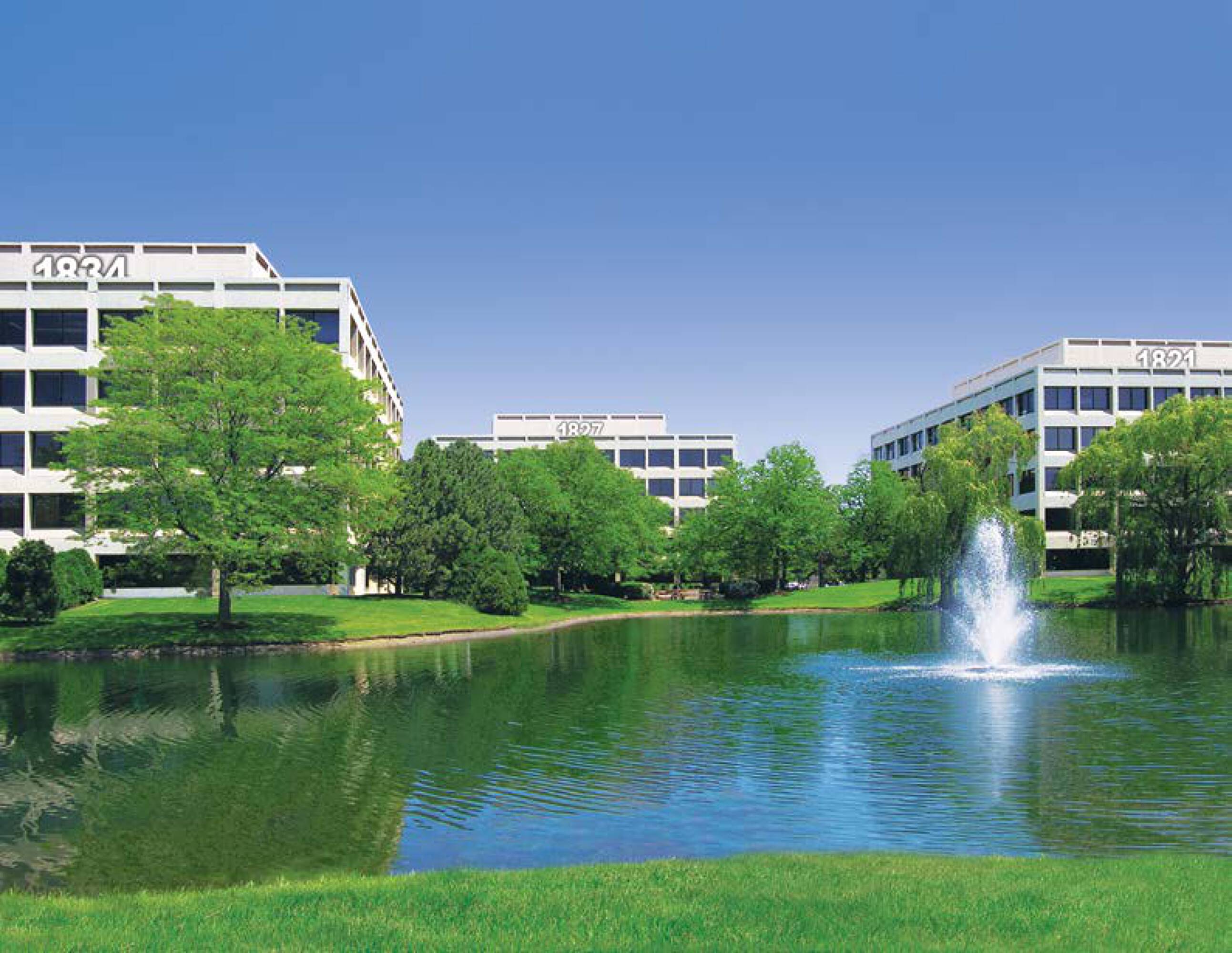 182118271834 Walden Office Square, Schaumburg, IL 60173