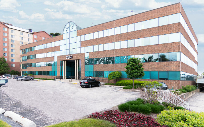 Pictures of Office property located at 2860 S River Rd, Des Plaines, IL 60018 for lease - image #1