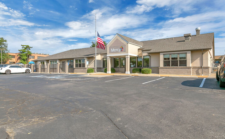 Pictures of Office property located at 12727 Old Tesson Rd, St. Louis, MO 63128 for lease - image #1