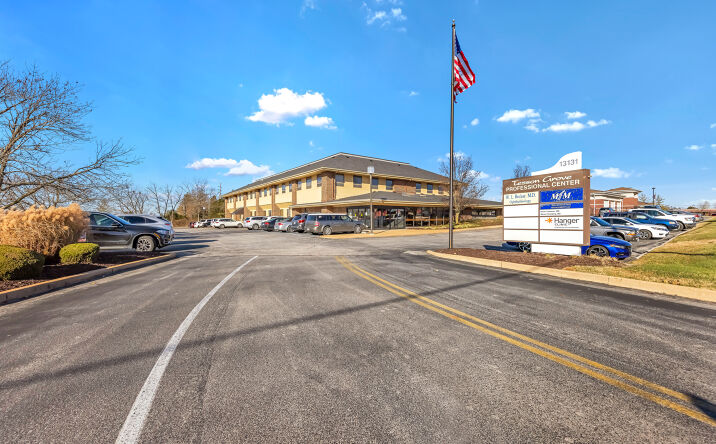 Pictures of Office property located at 13131 Tesson Ferry Rd, St. Louis, MO 63128 for lease - image #1