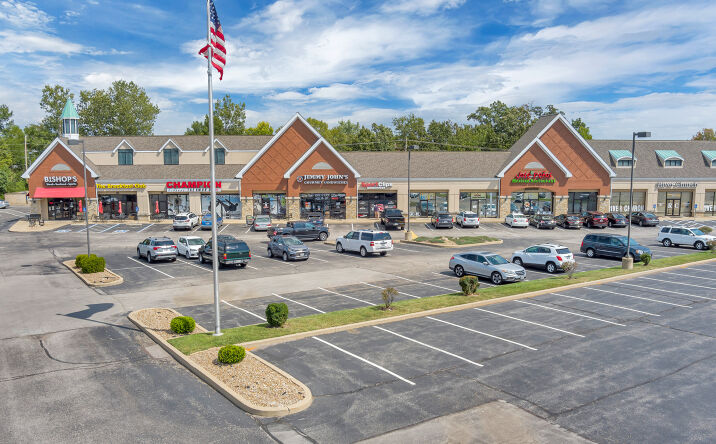 Pictures of Retail, Office, Restaurant property located at 929 Waterbury Falls Dr, O'Fallon, MO 63368 for lease - image #1