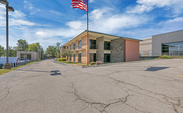 Pictures of Office property located at 9920 Watson Rd, St. Louis, MO 63126 for lease - image #1