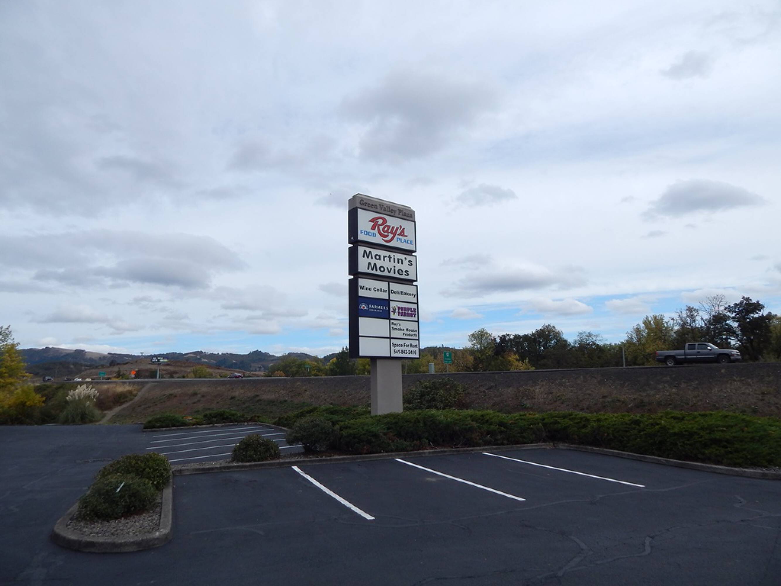 4601 Carnes Rd, Roseburg, OR 97470