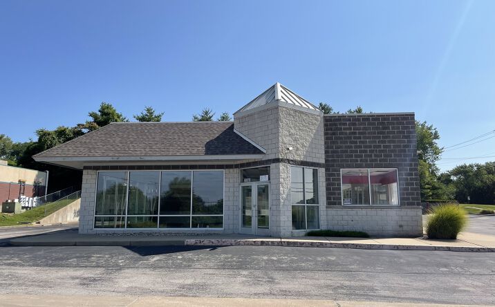 Pictures of Retail property located at 3996 Jeffco Blvd, Arnold, MO 63010 for lease - image #1